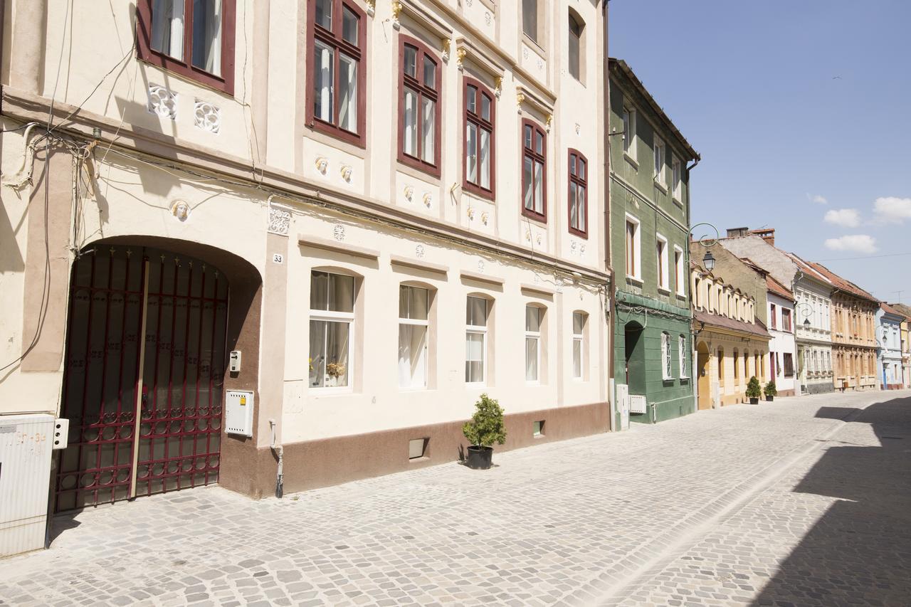 Sunny Old Town Apartment Braşov Buitenkant foto