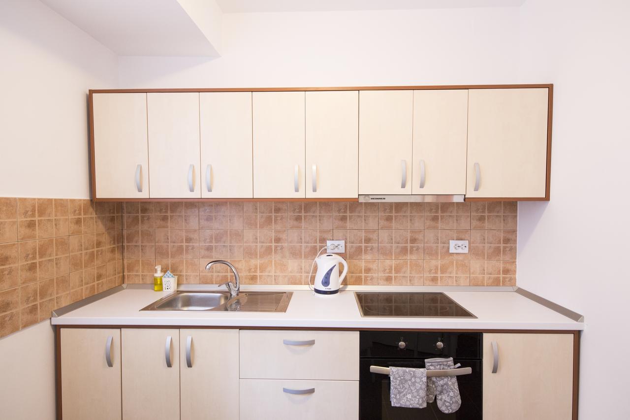 Sunny Old Town Apartment Braşov Buitenkant foto