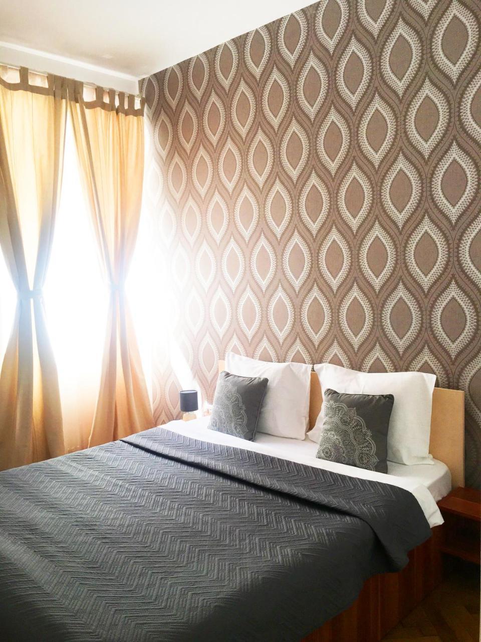 Sunny Old Town Apartment Braşov Buitenkant foto